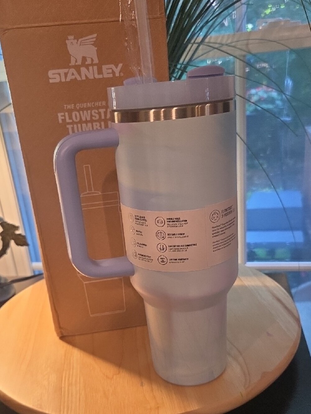 Quencher Tumbler 40 Oz. NEW WITH BOX!! - Picture 2 of 3